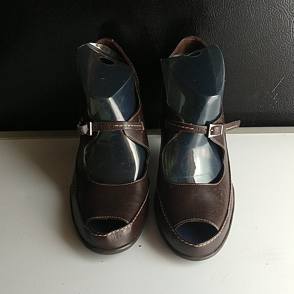 Aerosoles heeled shoes